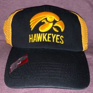 🐦🏟️ Iowa Hawkeyes Two-Tone GameDay  SnapBack Trucker Hat 🏟️⚫️🟡🐦